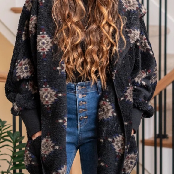 Aztec Sherpa 🖤 - Picture 5 of 5